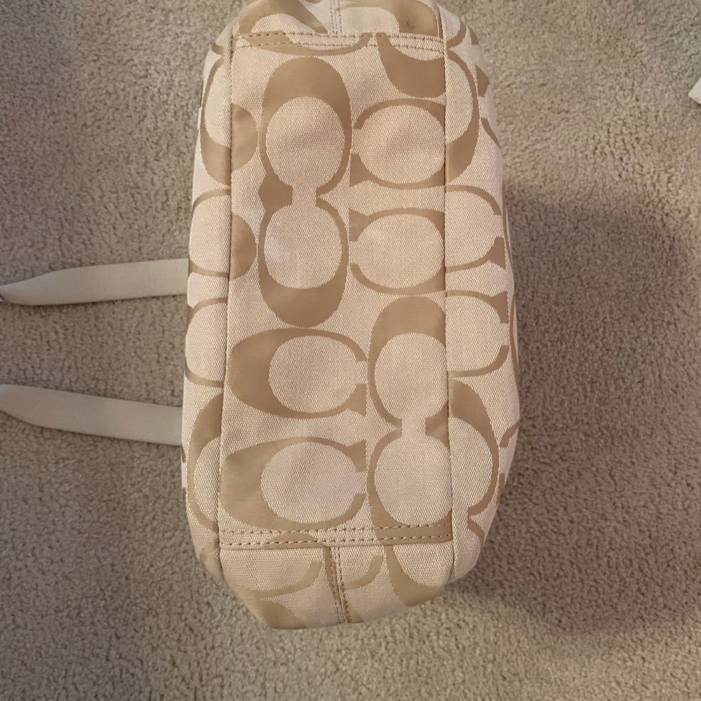 Coach Purse - Picture 5 of 7